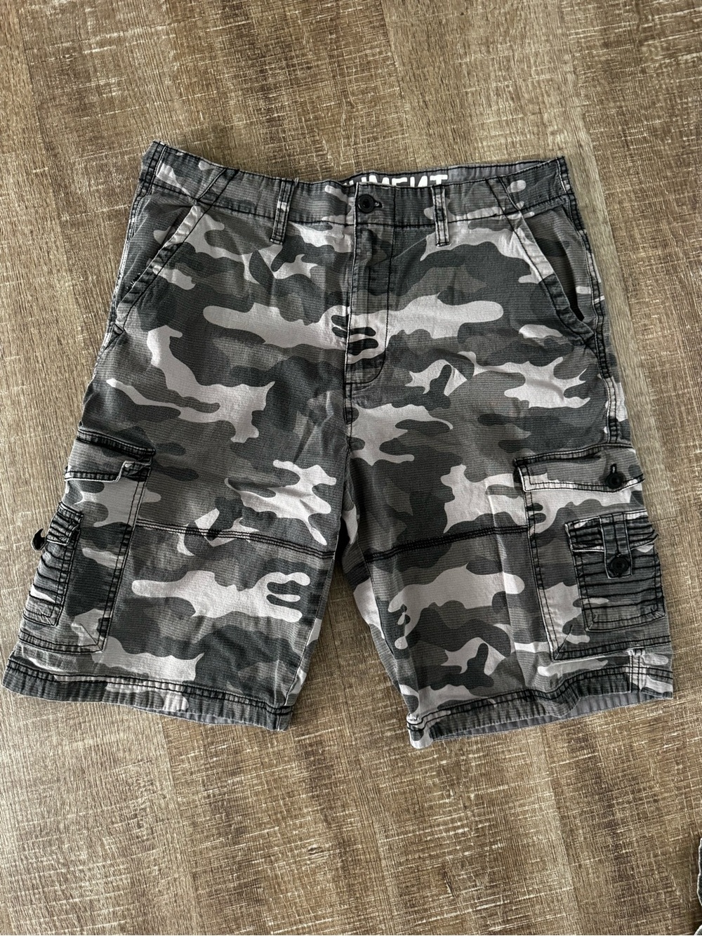 Men's Camouflage Cargo Shorts - Gray Camo